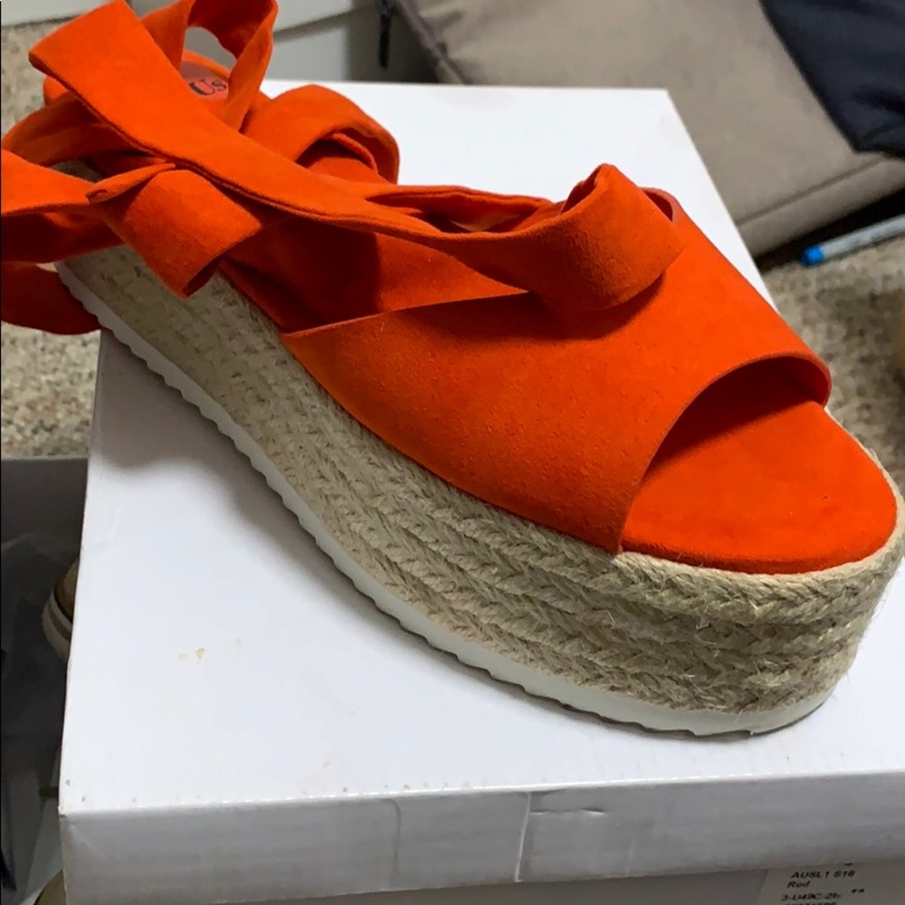 Platform sandals size 7